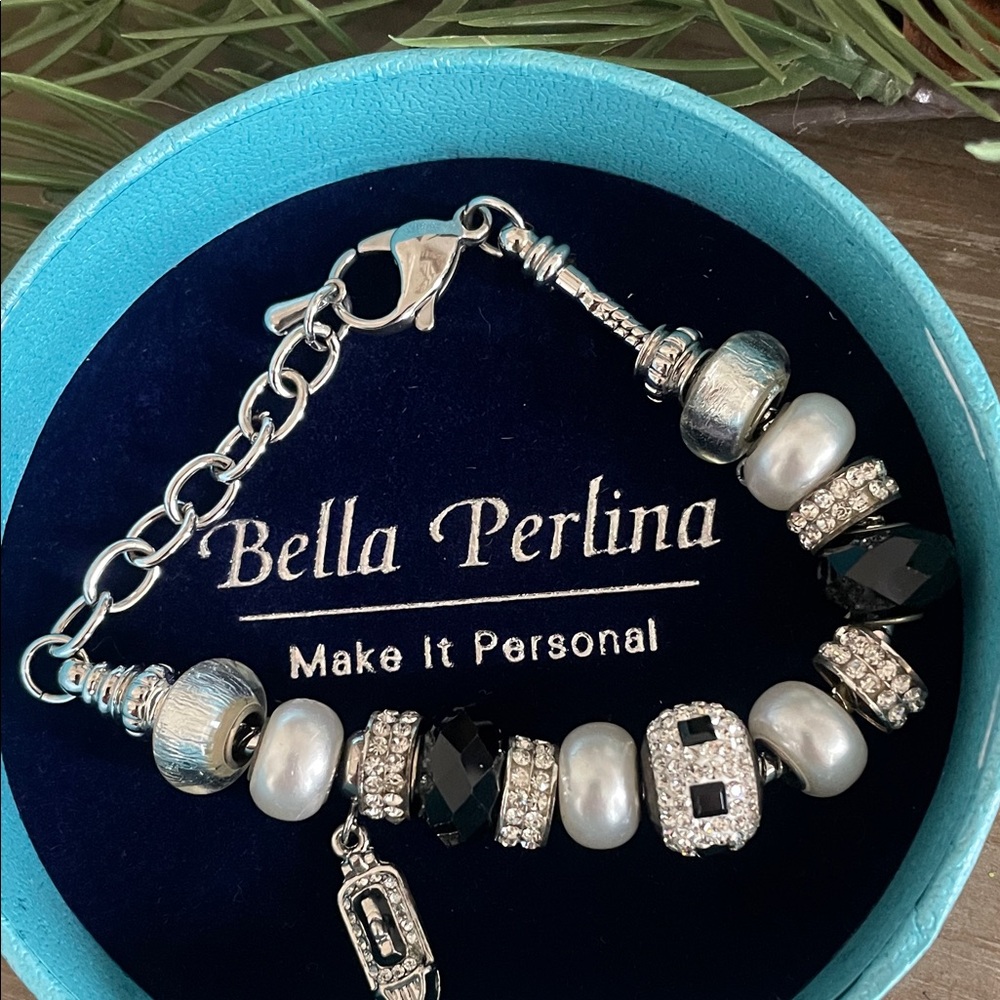 Bella Perlina Elegant Silver and Black Bracelet